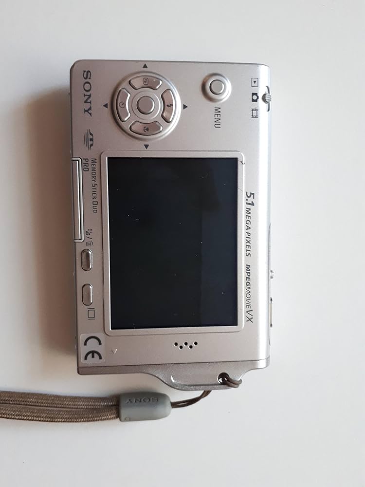 Sony Cyber-shot DSC-T7 Digital Camera [5MP, 3x Optical Zoom